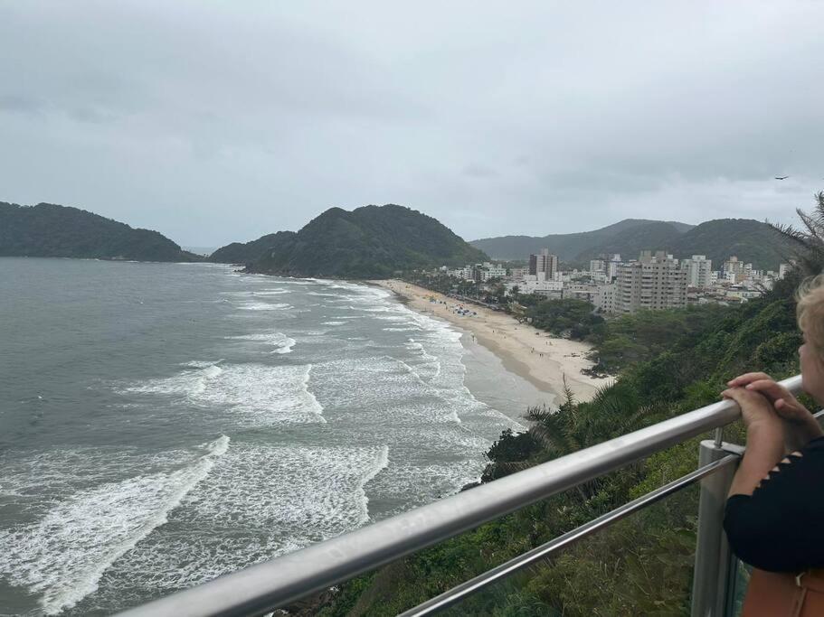 Ap Em Guaruja - 2 Quartos Com Dependencia Екстериор снимка